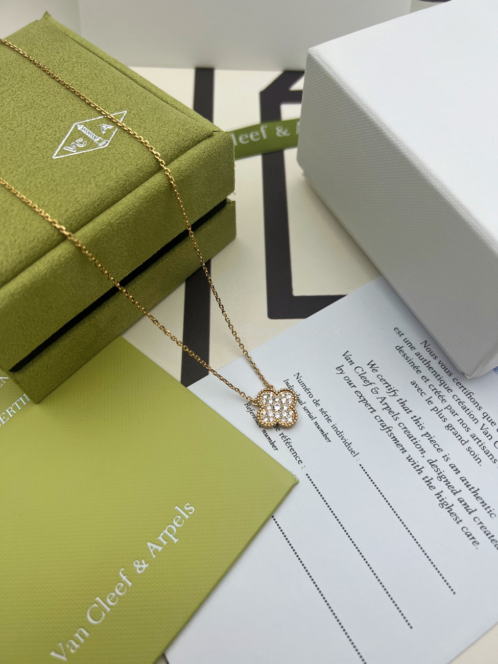 Van Cleef Arpels Full Diamond Clover Necklace (4) - www.newkick.vip